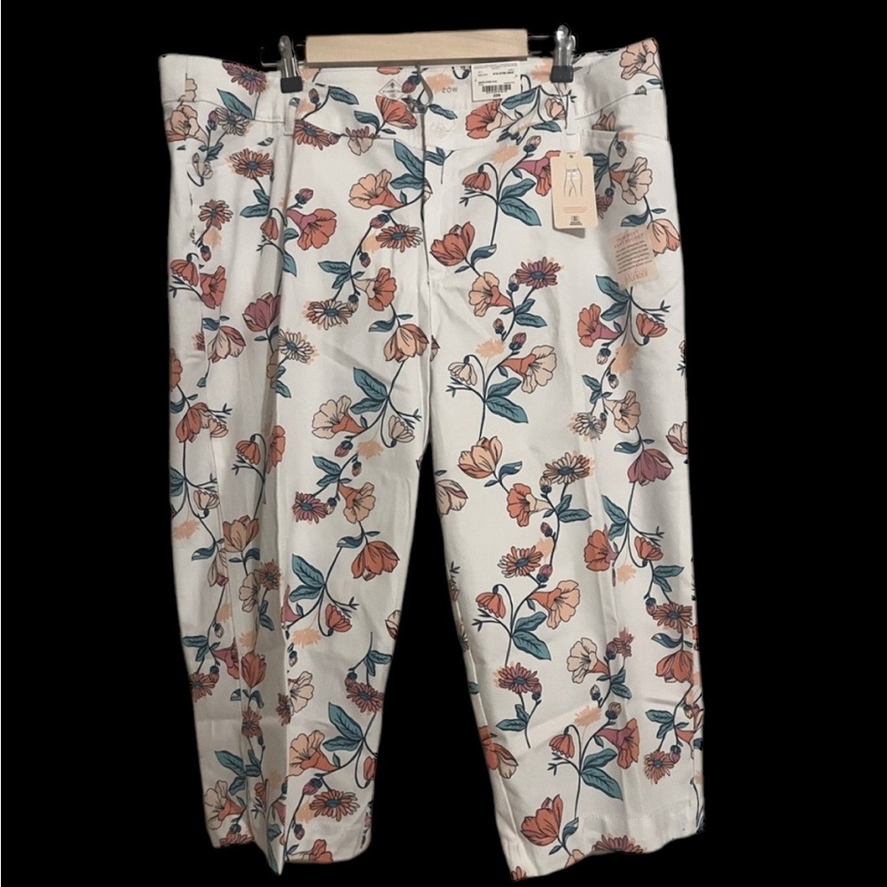 🆕ST. JOHN’S BAY Capri pants